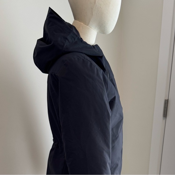 Indyeva - Women's Elegant, Black, Hooded, winter jacket, Ski Jacket, size small - Picture 2 of 9